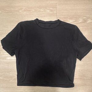 Lululemon cropped tight tee